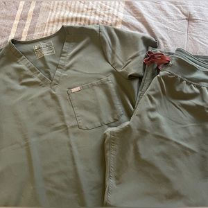 FIGS women’s scrubs bamboo XL